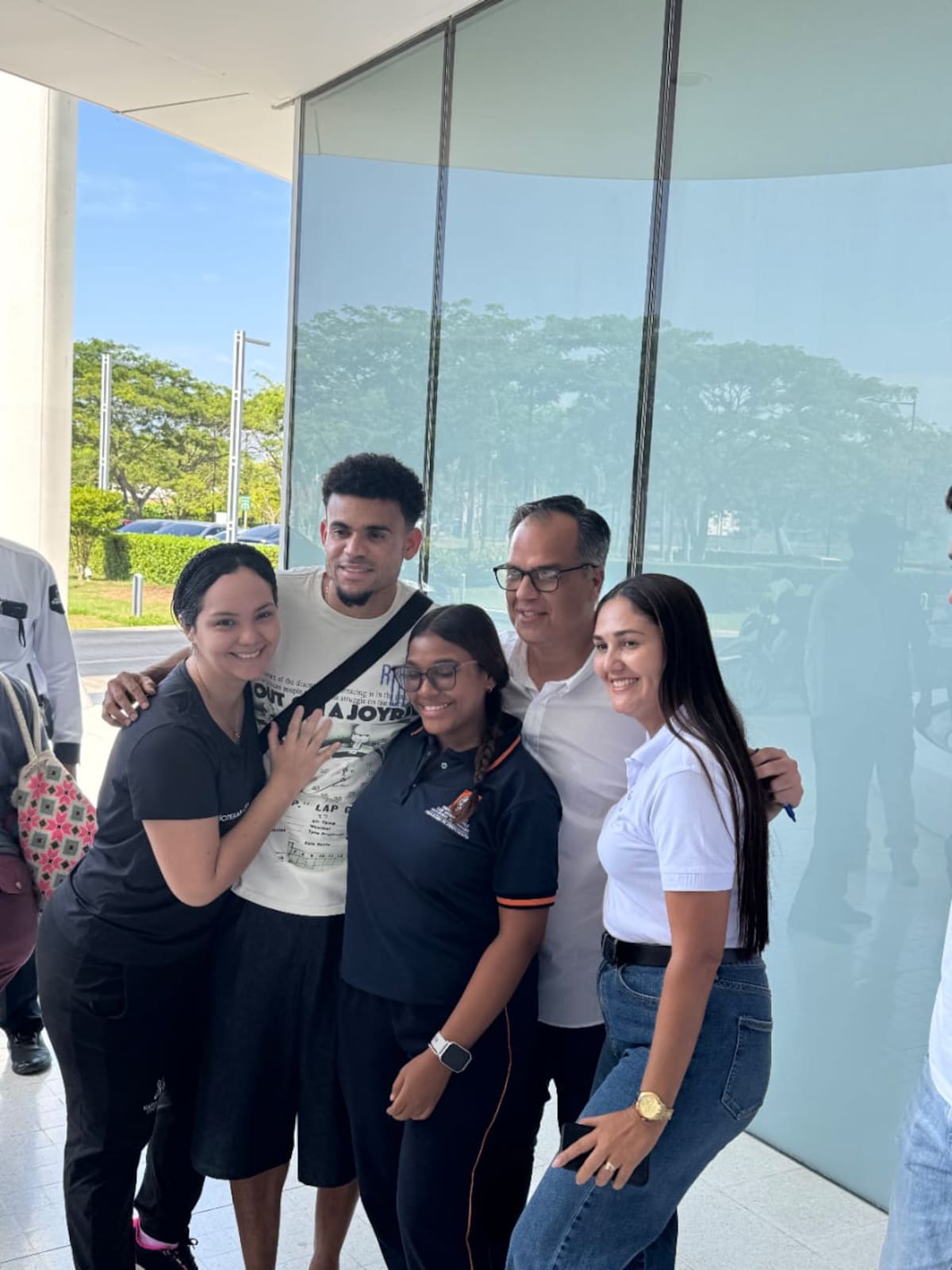 El jugador del Liverpool mostró su humildad con sus seguidores. // CORTESÍA