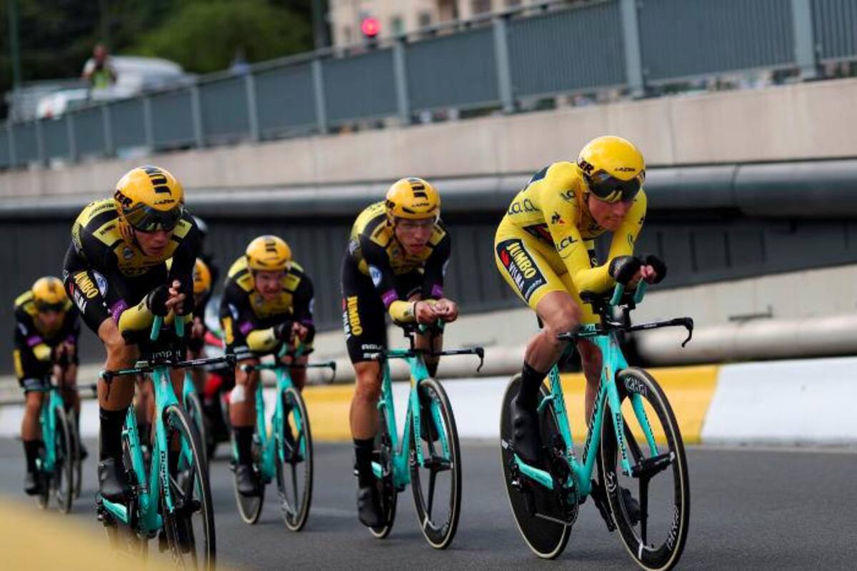 El Jumbo gana la crono por equipos y mantiene a Teunissen de amarillo