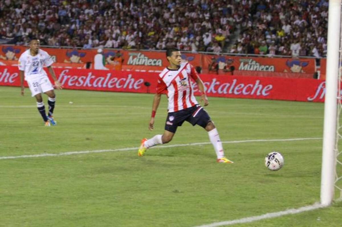 El Junior de Barranquilla venció de local al Once Caldas 3-2 y consiguió la ventaja para el juego de vuelta en Manizales. COLPRENSA