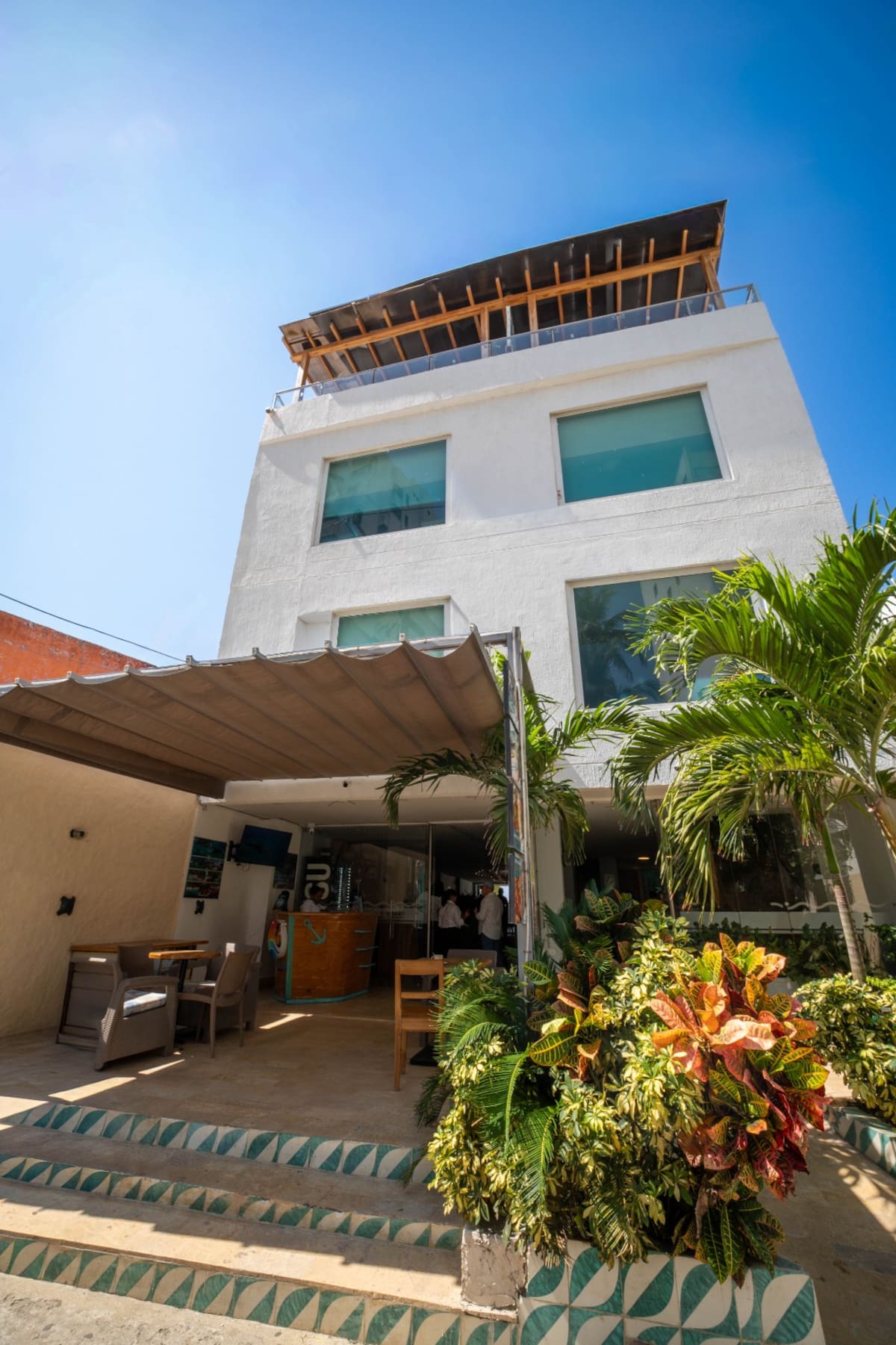 La SAE subastó un hotel ubicado en El Laguito, el cual cuenta con 32 habitaciones y más de 1.400 metros cuadrados construidos. // Foto: Cortesía - Sociedad de Activos Especiales (SAE).