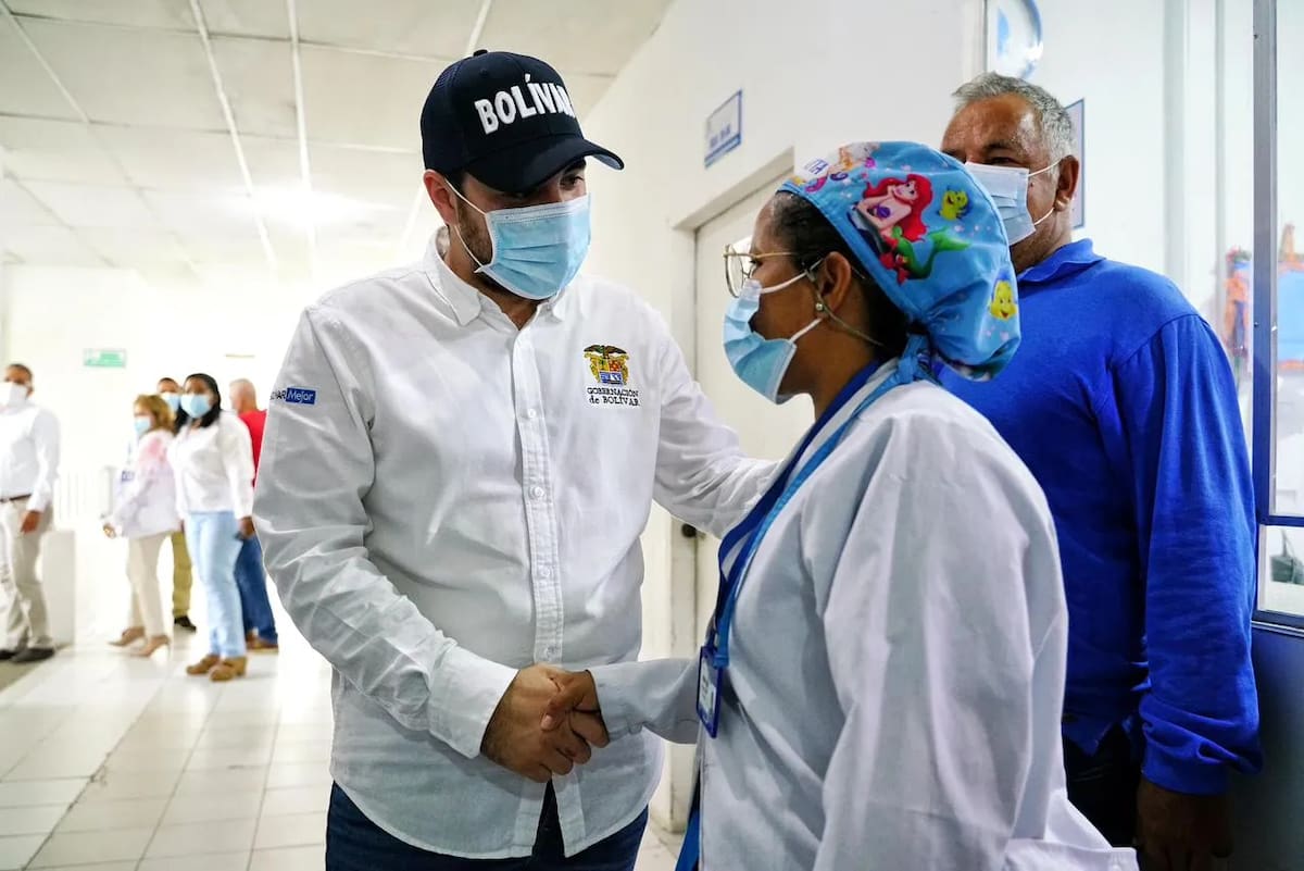 El mandatario Yamil Arana, en la ESE Clínica de Maternidad Rafael Calvo. // Gobernación de Bolívar