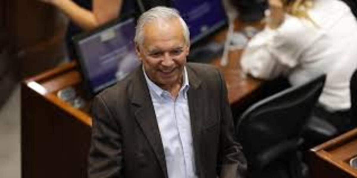 El ministro de Hacienda, Ricardo Bonilla, expresó su apoyo a la reforma, pero con matices.