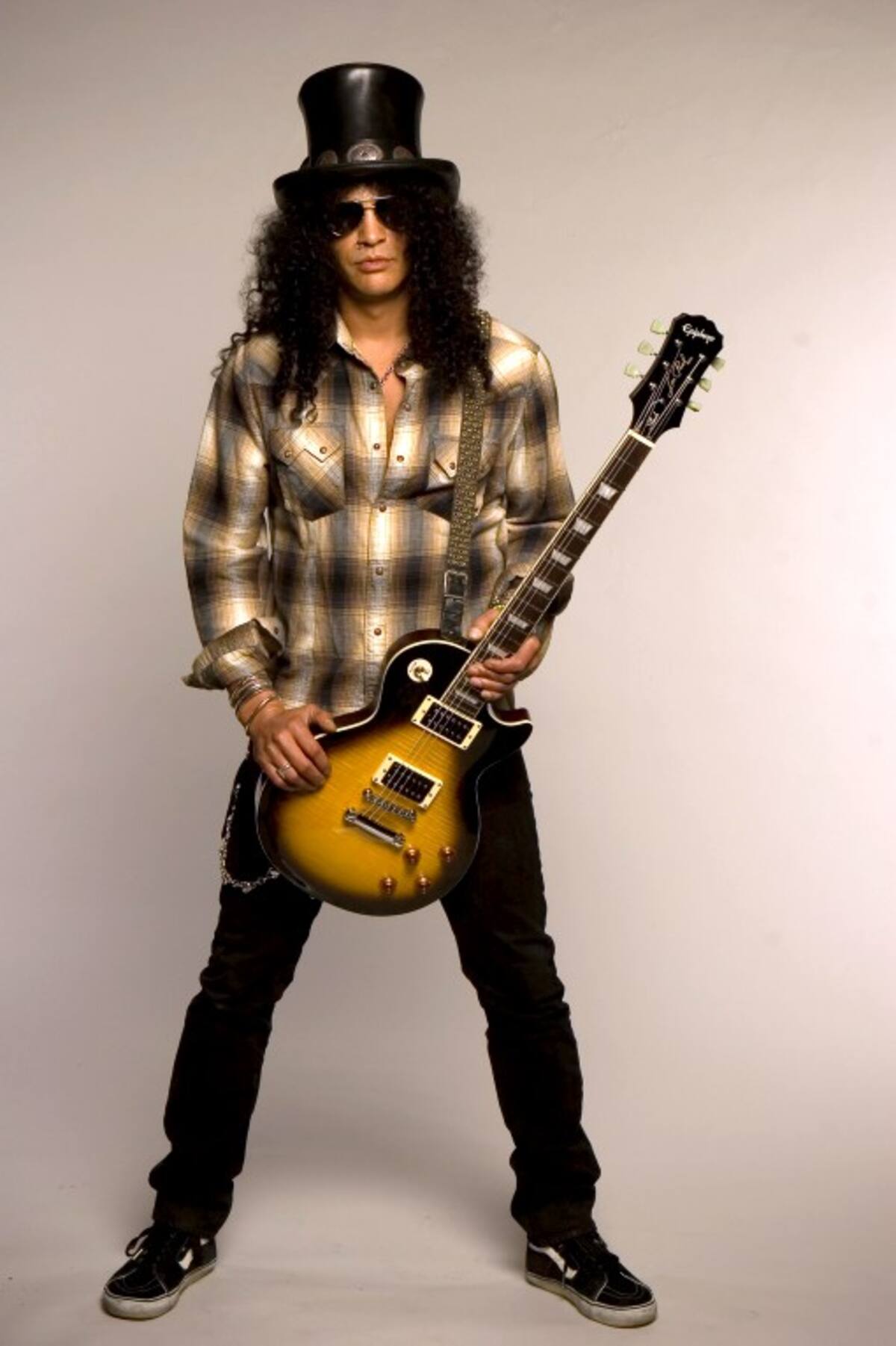 El mítico guitarrista Slash estará este sábado en Colombia presentando su propuesta musical como solista. FOTOS ARCHIVO.-COLPRENSA