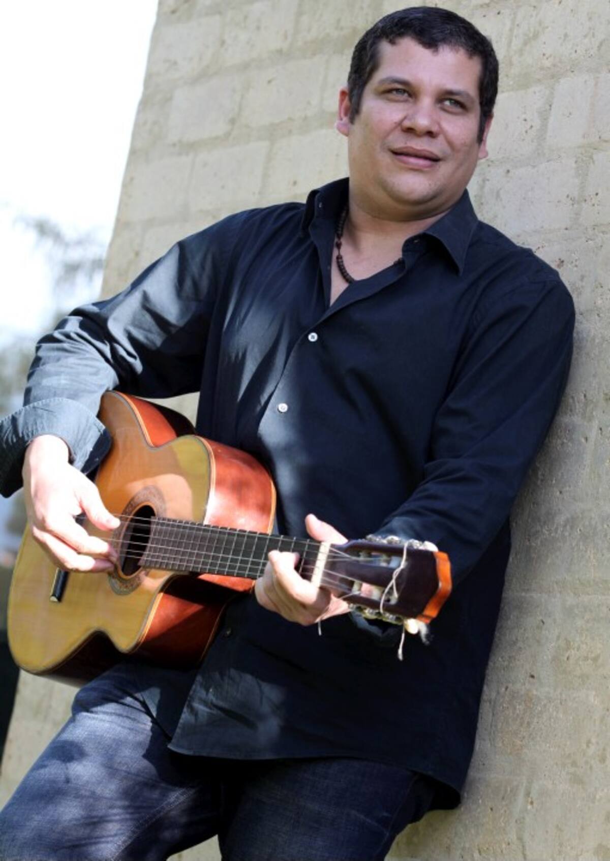 El músico José Darío Martínez “Chabuco” está estrenando Clásicos del Café de la Bolsa, su primer disco como solista. COLPRENSA