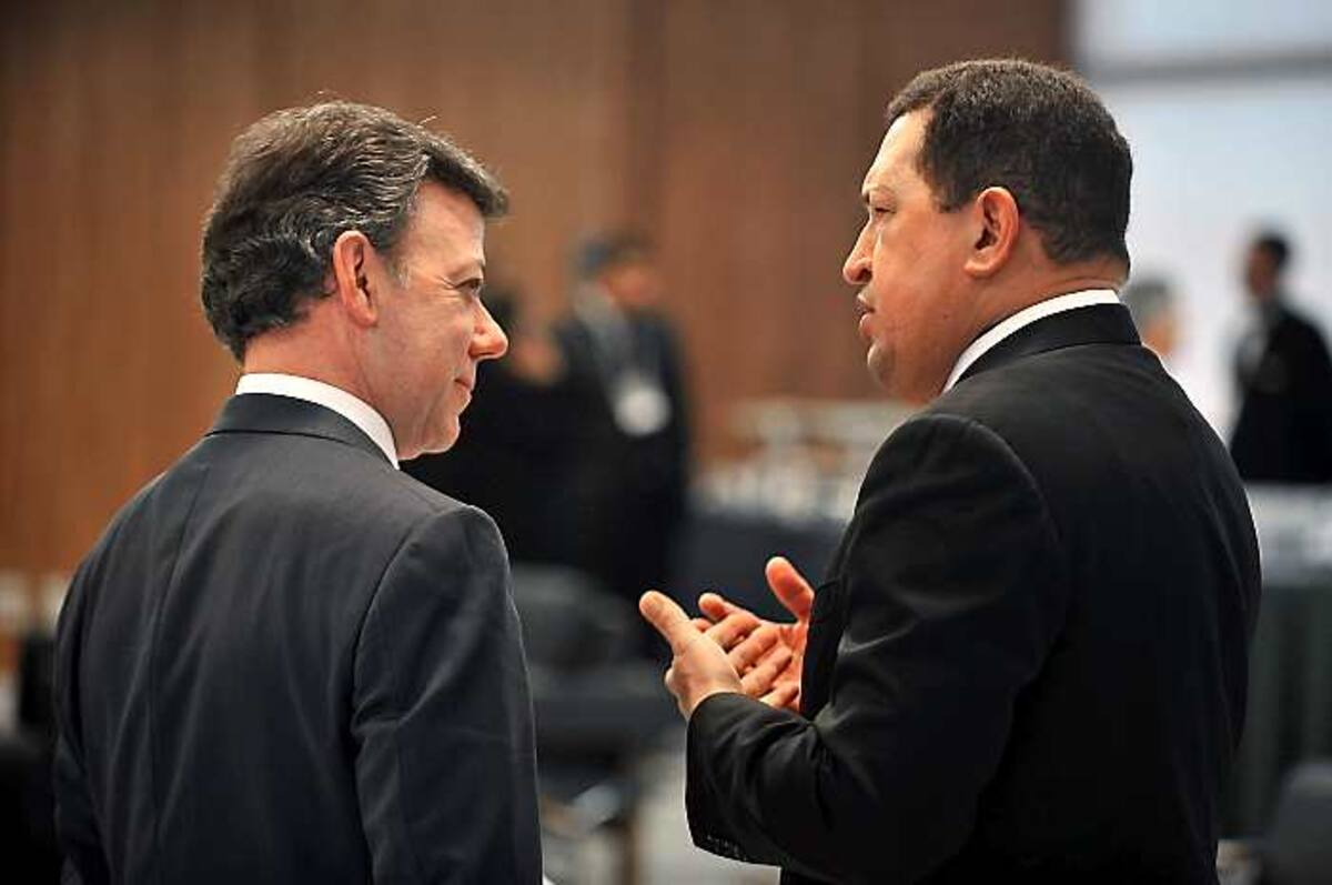 Juan Manuel Santos y Hugo Chávez. COLPRENSA