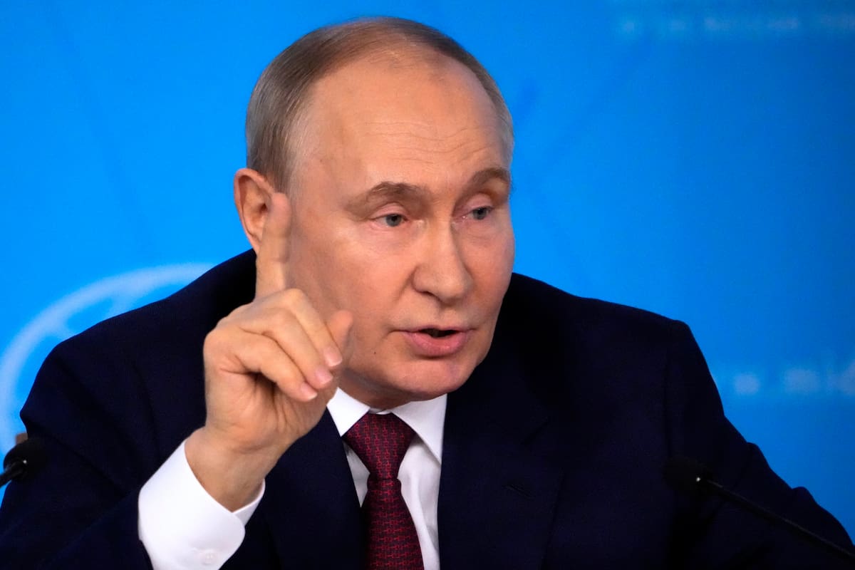 Kiev califica de absurda oferta de tregua de Putin, que pide abandonar zonas