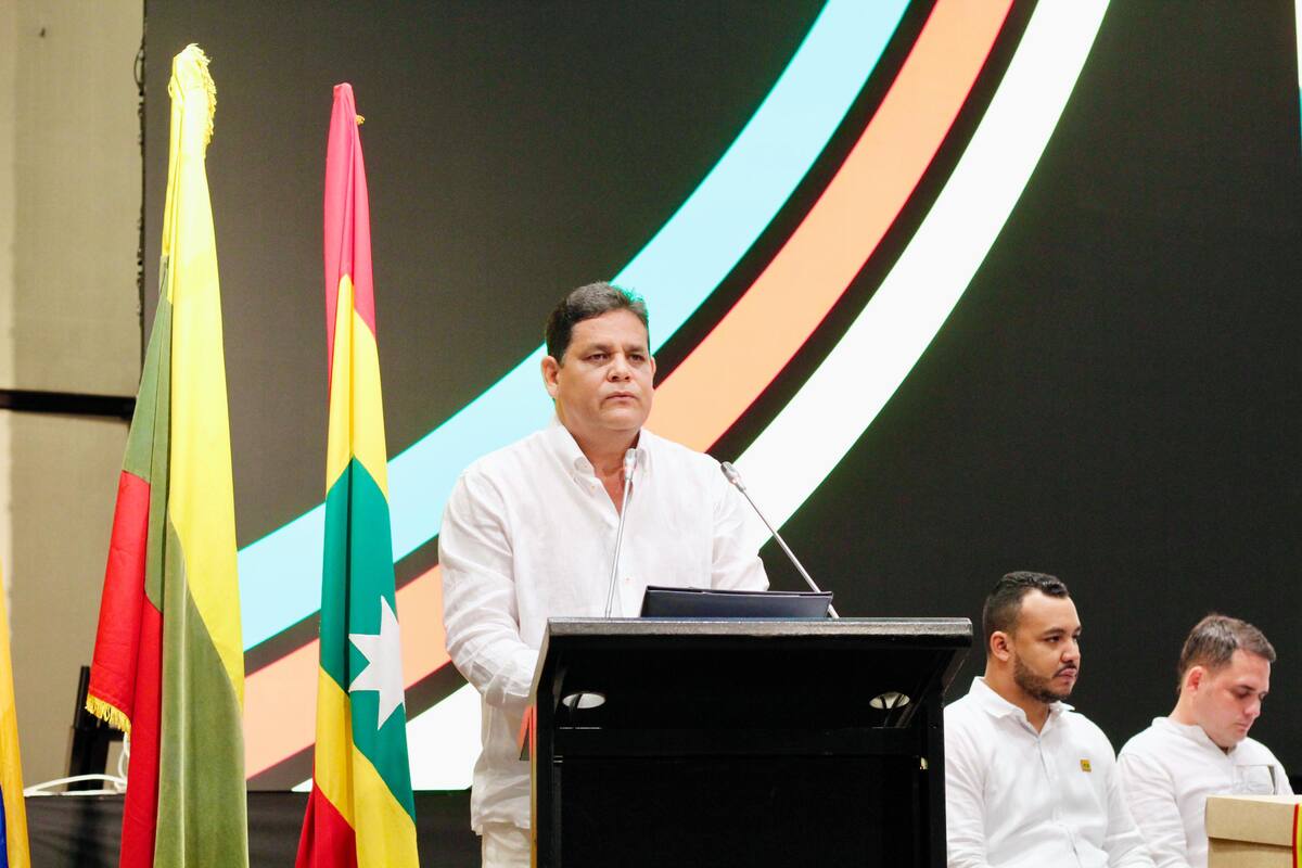 El presidente del Concejo, David Caballero, estableció una analogía entre los acontecimientos de hace 213 años y el presente.// Foto: cortesía.