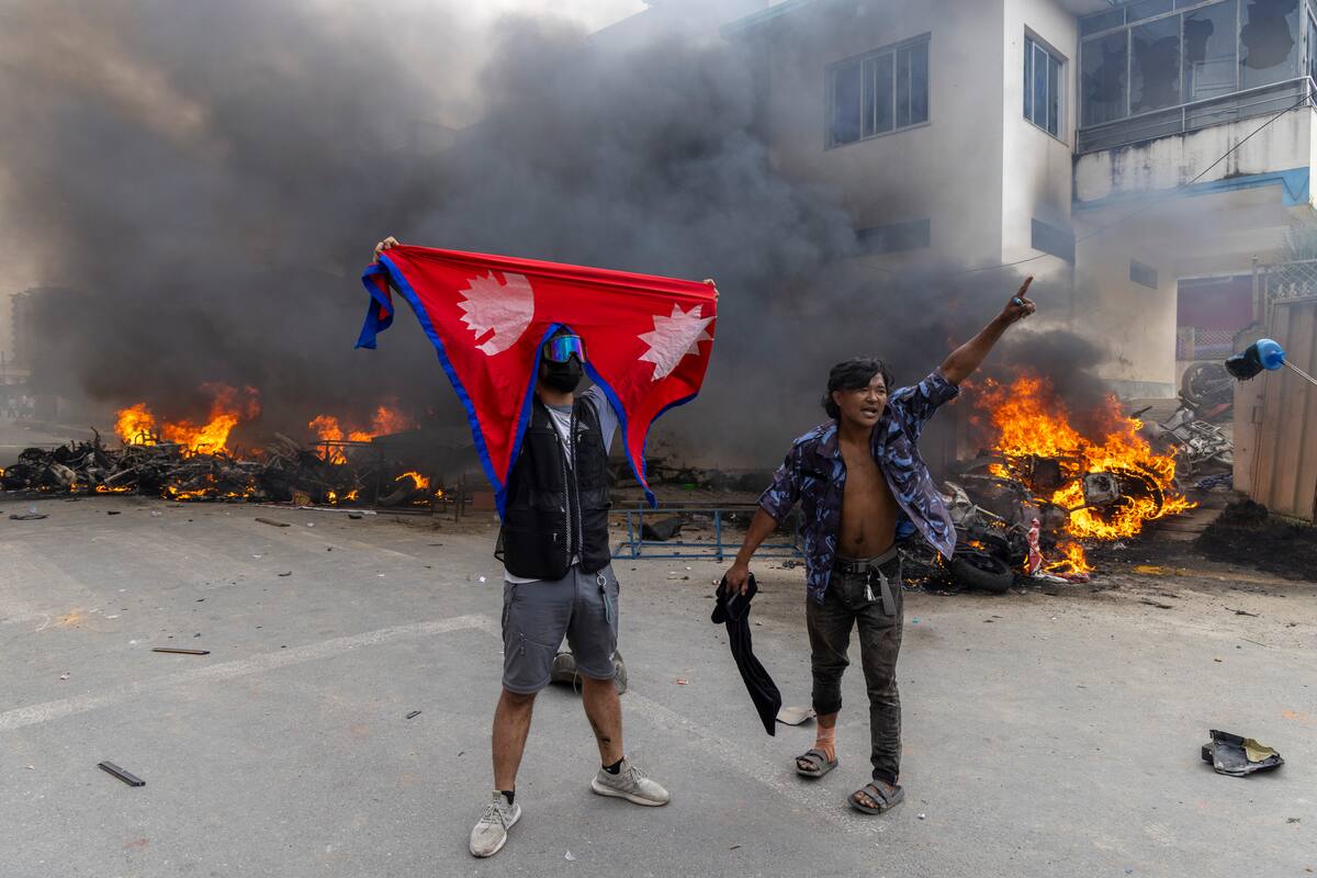 Nepal en crisis política, protestas juveniles provocan caída del gobierno y dejan 19 muertos. // Foto: EFE.