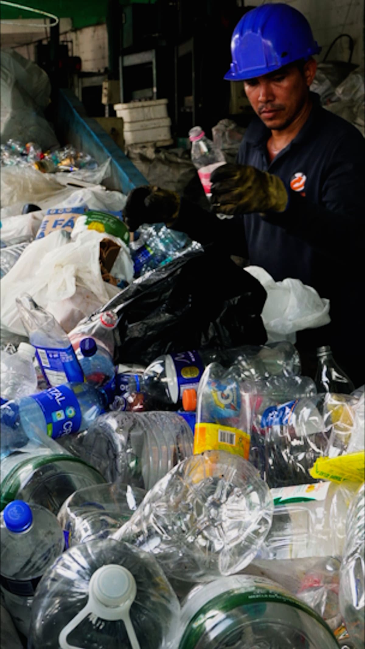 El programa beneficia a recicladores de Cartagena, proporcionándoles herramientas para desarrollar mejor su oficio. //Fotos - Ronald Fortich - El Universal.