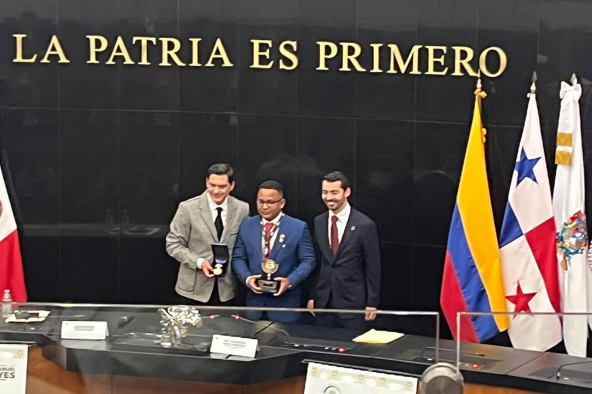 Rector de colegio en Turbaco, entre los 100 líderes destacados de América Latina
