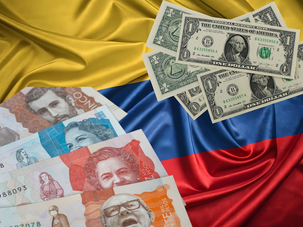 Dólar y peso colombiano - Imagen de apoyo. // Foto: Vanguardia.