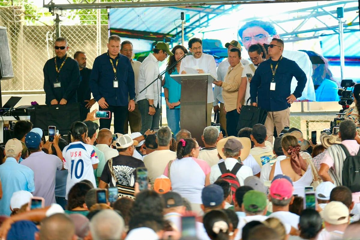 El senador del Pacto Histórico, Iván Cepeda, visitó Sincelejo y Cartagena este fin de semana. // Foto: cortesía - Pacto Histórico