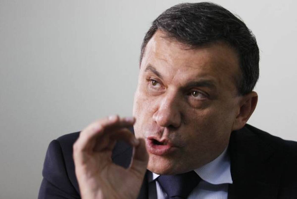 Roy Barreras, estimó que “el alcalde ha dicho que no fuma, ojalá aquellos que él tiene previsto que fumen drogas en las zonas de distensión sigan su ejemplo y tampoco puedan hacerlo”. COLPRENSA