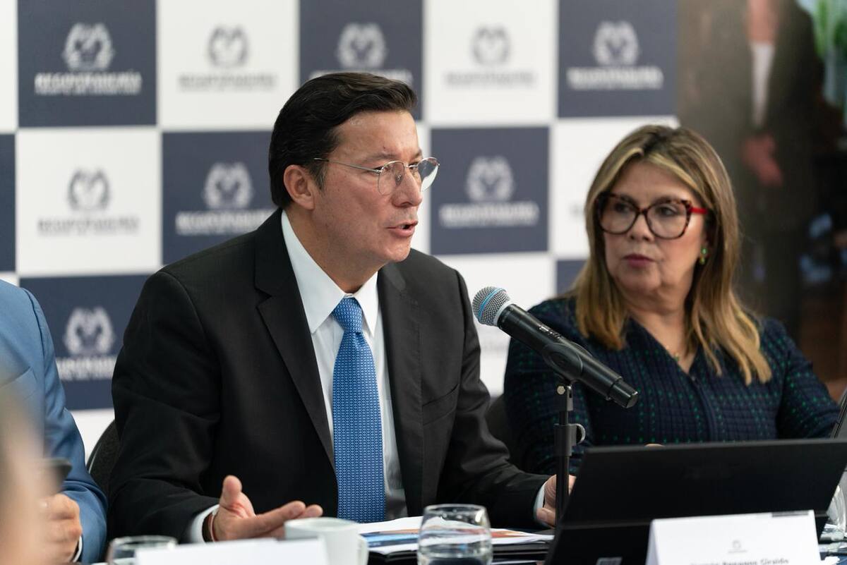 En la primera sesión de la Comisión de Seguimiento a los Delitos Electorales, estuvieron Luz Adriana Camargo Garzón, fiscal general de la Nación; Gregorio Eljach Pacheco, procurador general de la Nación; Carlos Hernán Rodríguez Becerra, contralor general de la República; Pedro Sánchez Suárez,ministro de Defensa Nacional; altos mandos de las Fuerzas Militares y de Policía, entre otros. // Foto: Cortesía - Registraduría Nacional del Estado Civil.