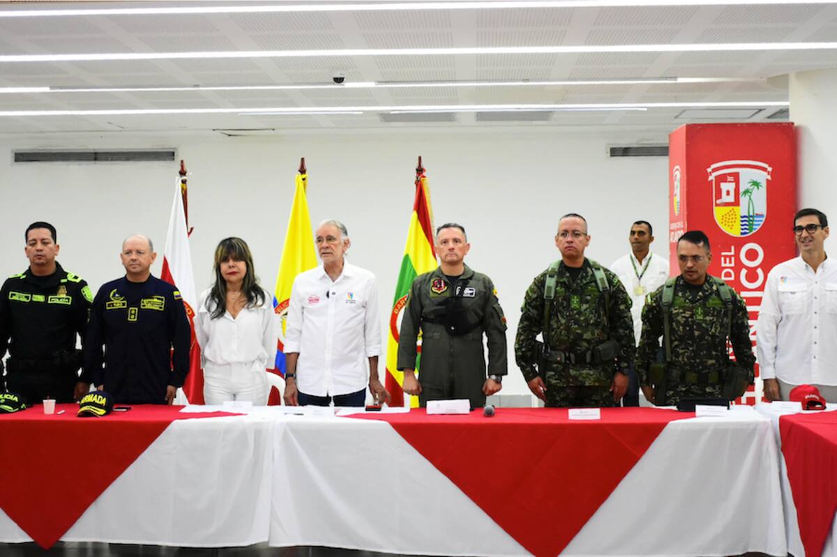 Con presencia del gobernador Eduardo Verano, y miembros d ella la Policía se dio apertura a las elecciones de este domingo 8 de marzo en el departamento del Atlántico.//Cortesía Gobernación del Atlántico.