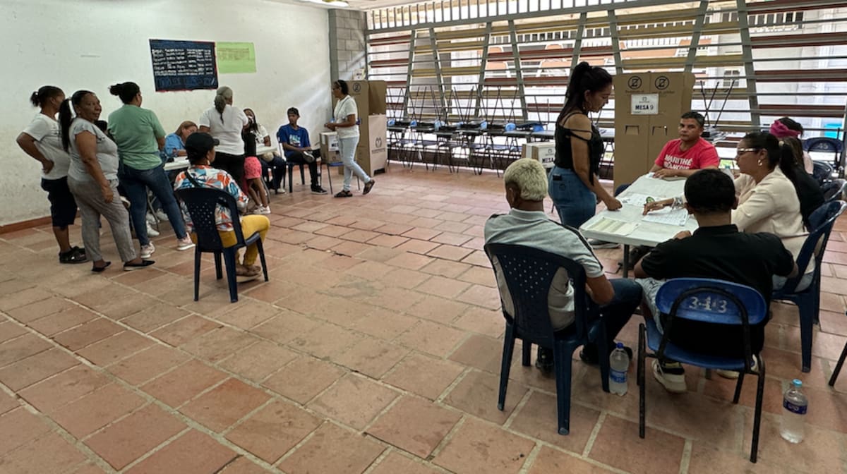 La Policía Nacional destacó el buen comportamiento ciudadano durante la jornada electoral por la Presidencia de la República.//El Universal.