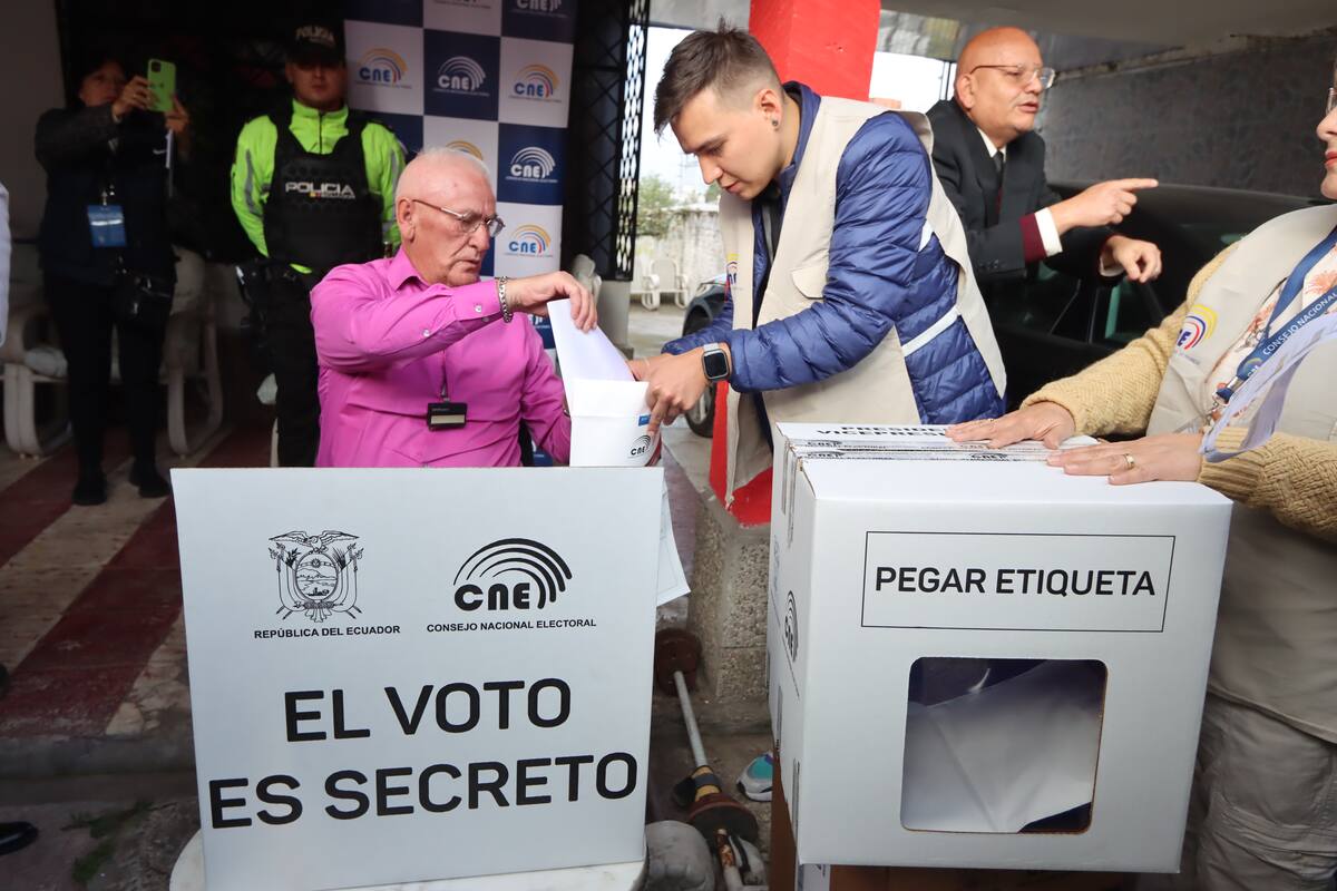 Ecuador: continúa la votación anticipada en las elecciones