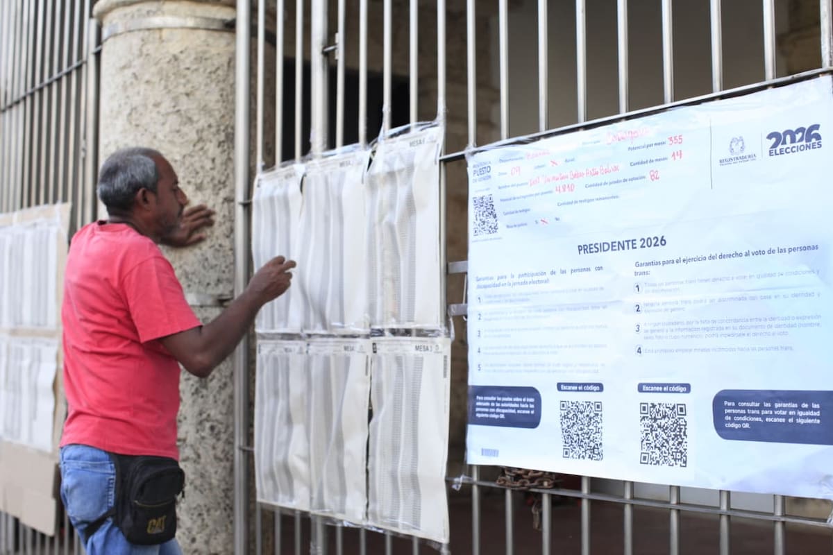 Puesto de votación de Bellas Artes en Cartagena. // Foto: Óscar Díaz - El Universal.