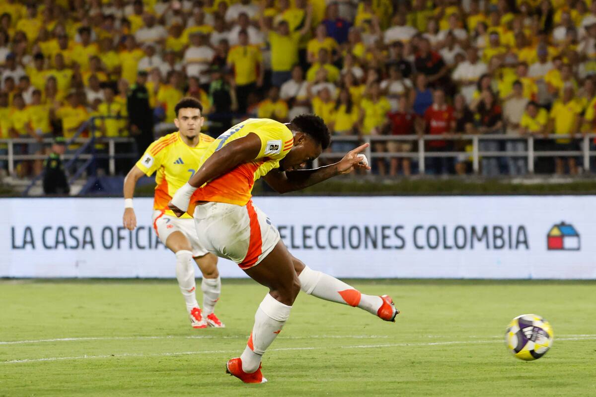 Jhon Durán quiere ser el nuevo 9 "bravo" de la Selección Colombia. //EFE