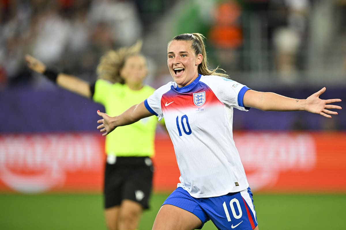 Ella Toone, de Inglaterra, celebra después de anotar el 2-0 durante el partido del Campeonato Europeo Femenino entre Inglaterra y Gales. //Foto, AP: Gian Ehrenzeller