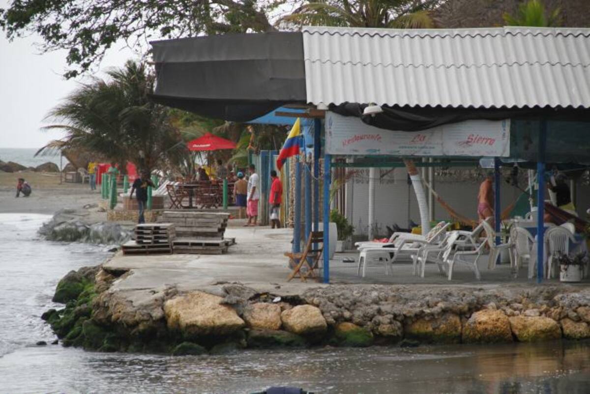 La linea costera frente al barrio El Laguito es la más afectada en Cartagena. Se ha visto disminuida prácticamente en su totalidad. Óscar Díaz-El Universal