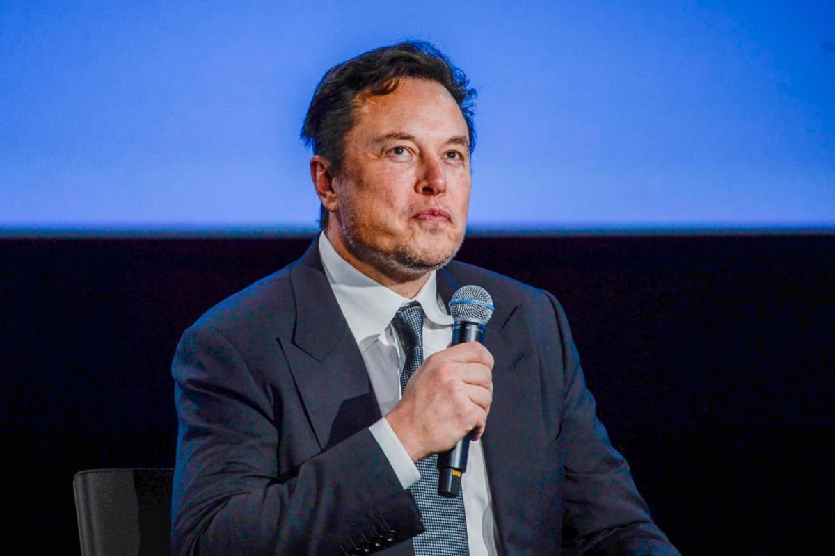 Elon Musk dice que Twitter ha impuesto límites a las lecturas de publicaciones