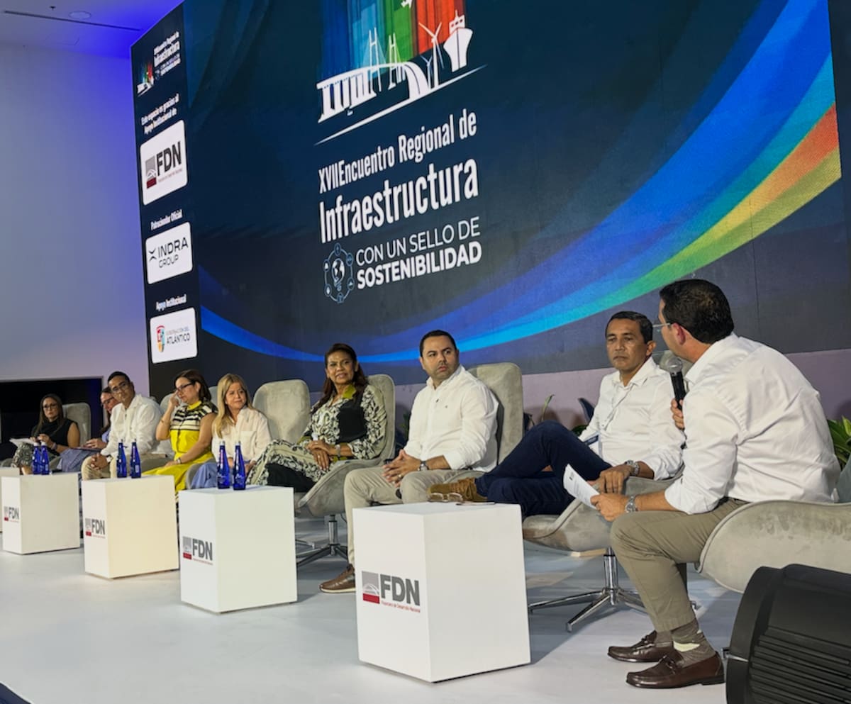 Aspecto del panel en el que intervinieron algunos de los gobernadores del Caribe y la ministra de Transporte Elsa Noguera De la Espriella.//El Universal
