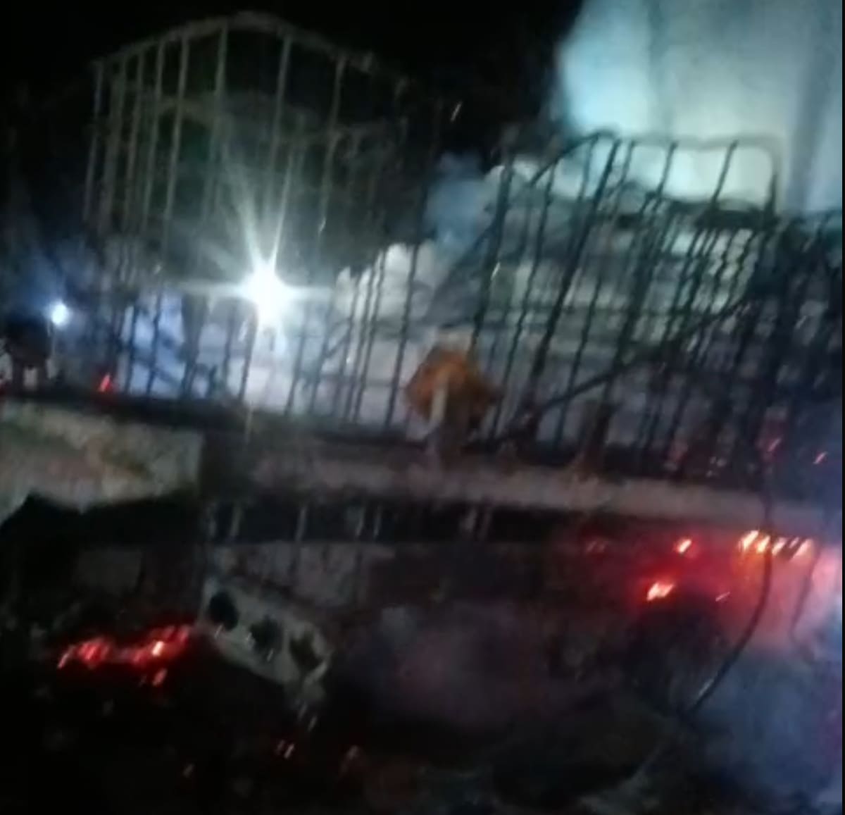 Emergencia en Puerto Rico, Bolívar: incendio deja 8 viviendas afectadas. // cortesía: comunidad de Puerto Rico, Bolívar