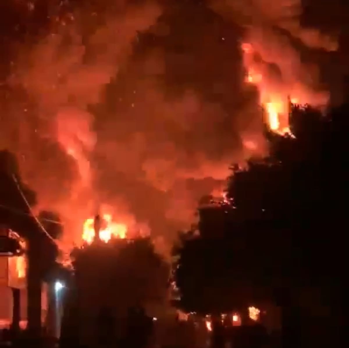 Emergencia en Puerto Rico, Bolívar: incendio deja 8 viviendas afectadas. // cortesía: comunidad de Puerto Rico, Bolívar