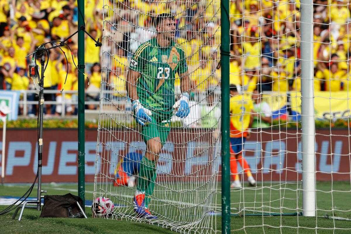 Agresión del ‘Dibu’ Martínez: La FIFA ya habría tomado decisión al respecto