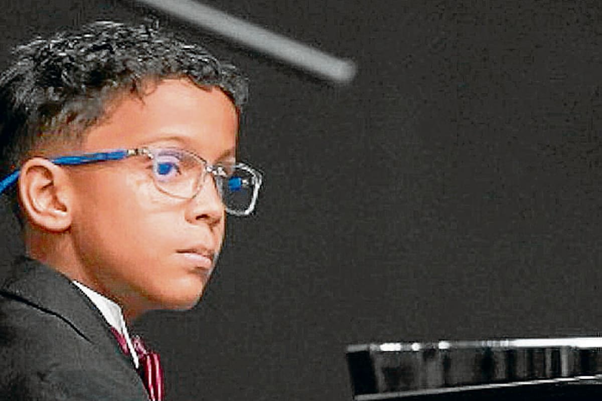 Enmanuel De La Hoz, niño pianista cartagenero, gana concurso nacional de piano