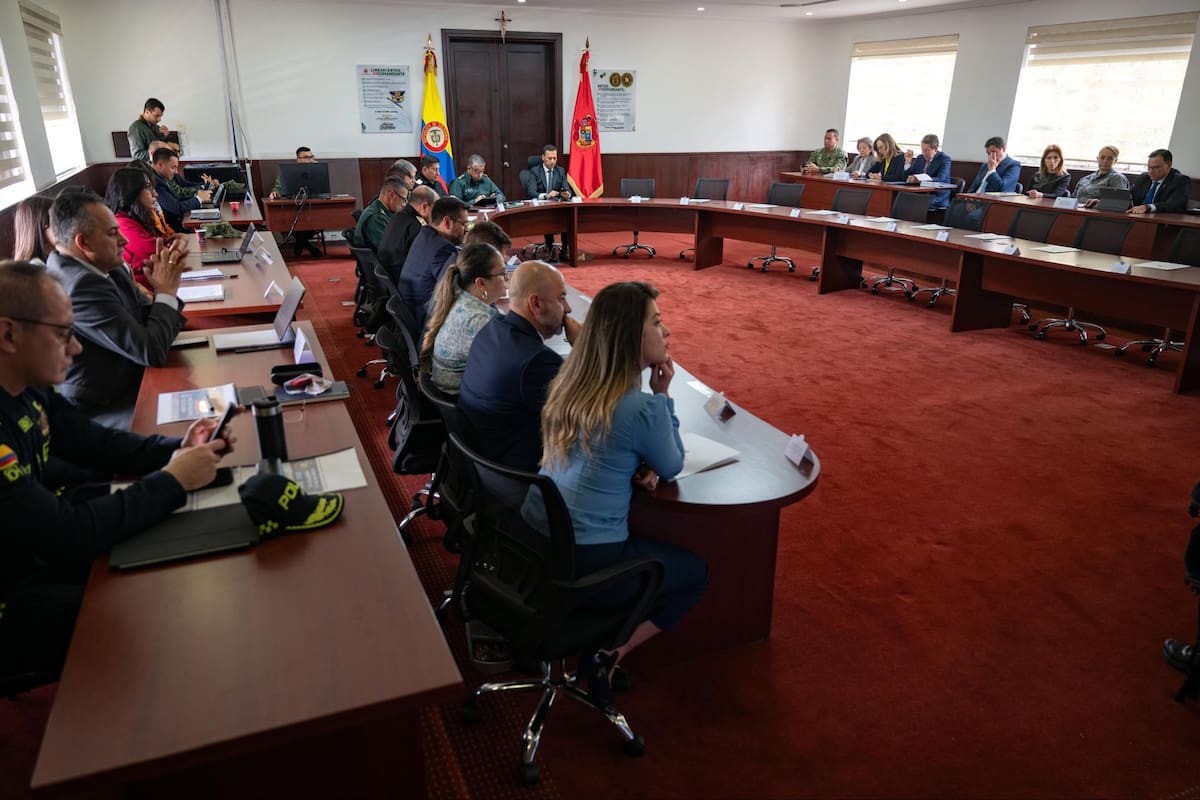 Empalme con sillas vacías: Gobierno Petro se reunió pese a la ausencia del equipo entrante