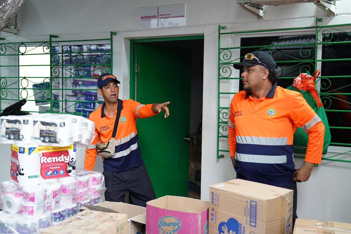 Empezó proceso de embarque de más de 40 toneladas de ayudas humanitarias para afectados por el doble terremoto en Venezuela. // Foto: cortesía - Distrito