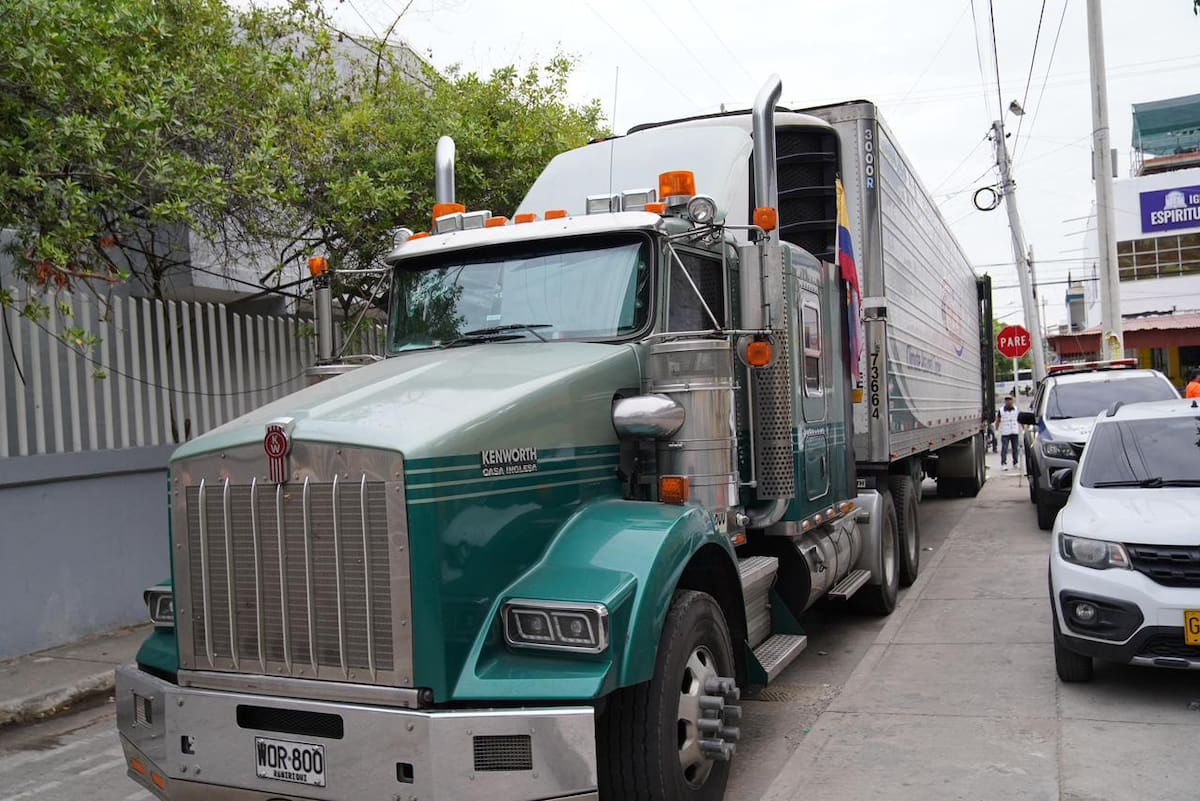 Empezó proceso de embarque de más de 40 toneladas de ayudas humanitarias para afectados por el doble terremoto en Venezuela. // Foto: cortesía - Distrito