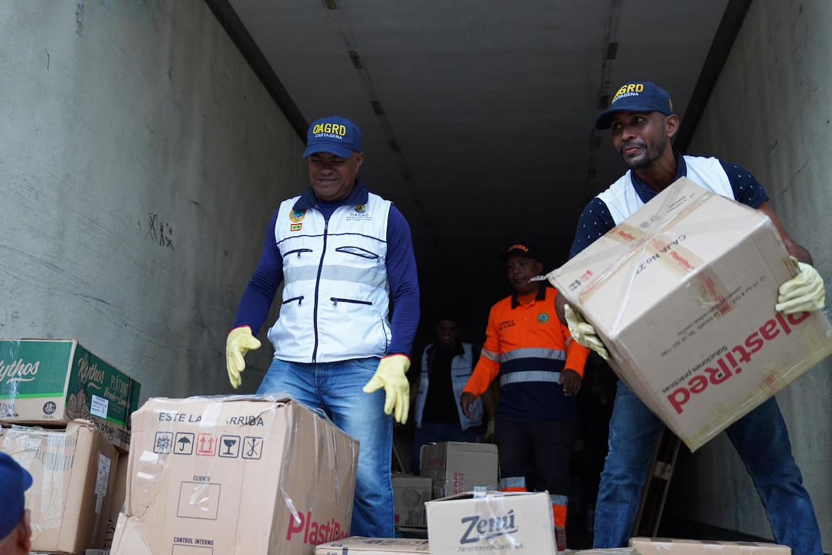 Embarcan primer lote de ayuda humanitaria para Venezuela desde Cartagena