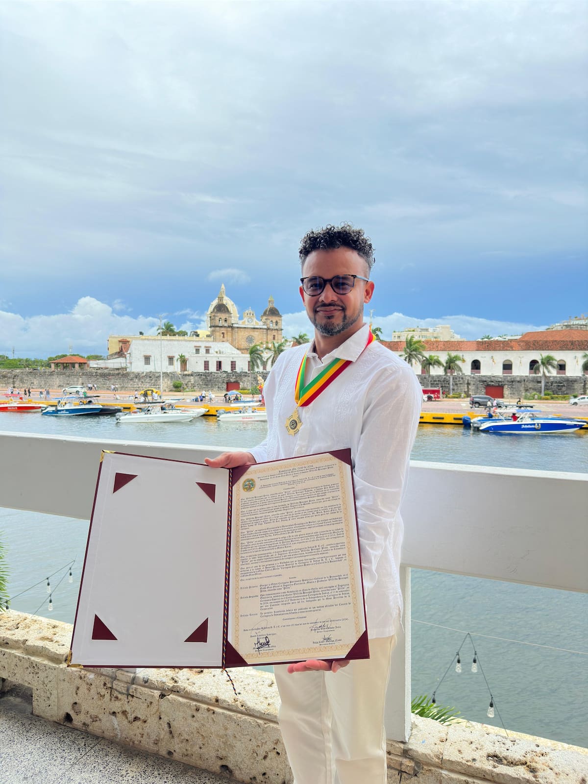 En 2018, Wilfrido ganó su primer Grammy Latino. En 2024, fue condecorado por la Alcaldía de Cartagena como personaje destacado. //Foto: Cortesía.