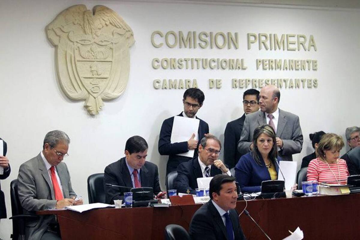 En Comisión Primera, fue aprobado con 14 votos, el proyecto de acto legislativo que pretende dar vida al transfuguismo. (Foto: Colprensa /VANGUARDIA LIBERAL)