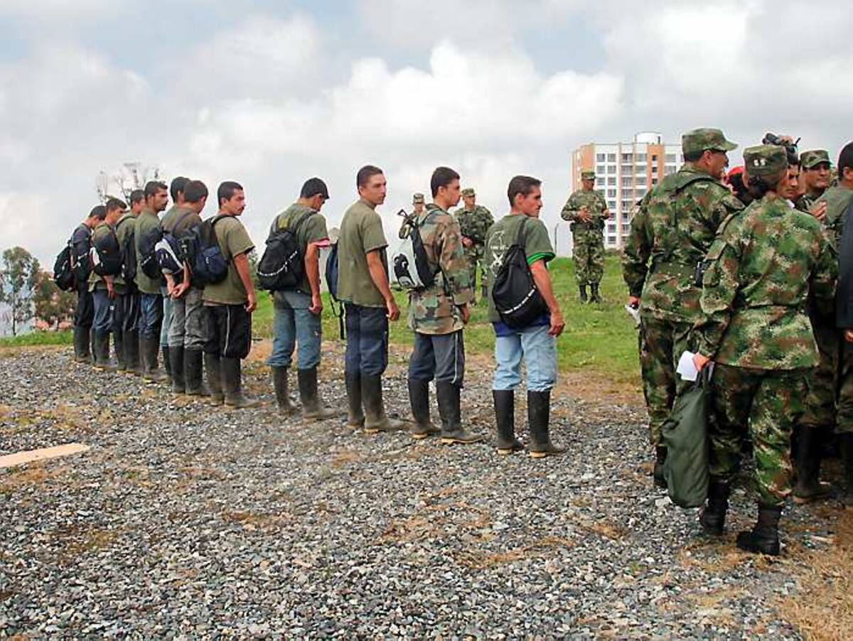 Francia pidió a las FARC y al ELN cesar con el reclutamiento COLPRENSA
