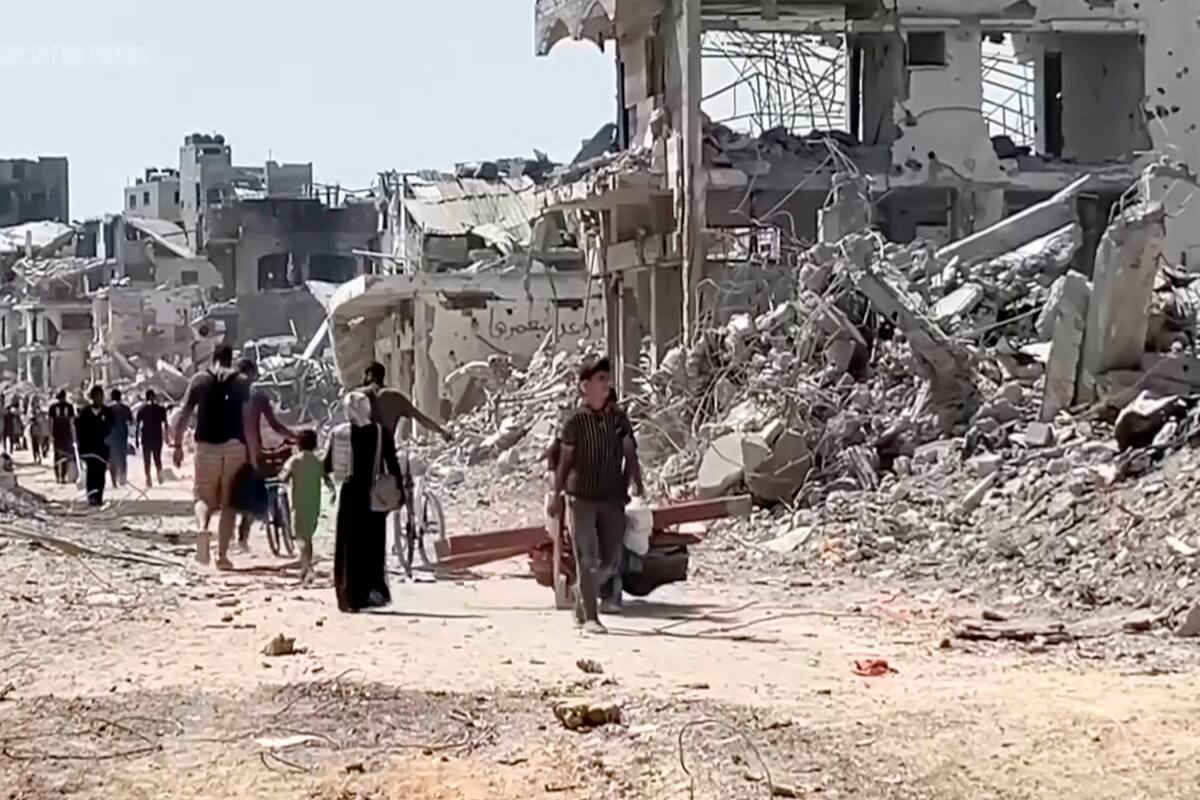 Palestinos regresan a Gaza y la hallan totalmente destruida tras retirada israelí