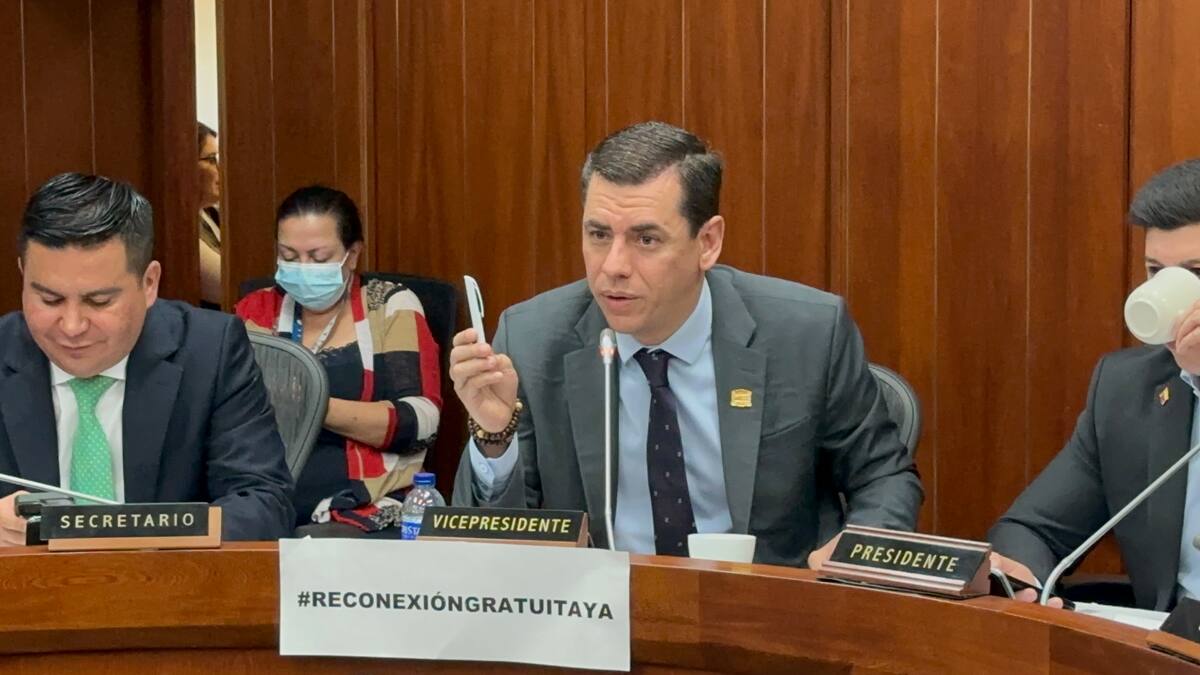En la foto el senador Julio Elías Vidal, autor(Prensa Senado-Colprensa).
