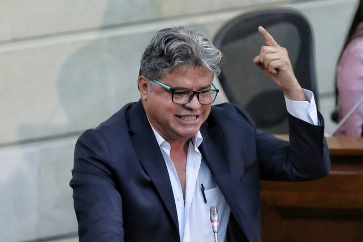 Las razones por las cuales el uribismo demandó al senador Wilson Arias