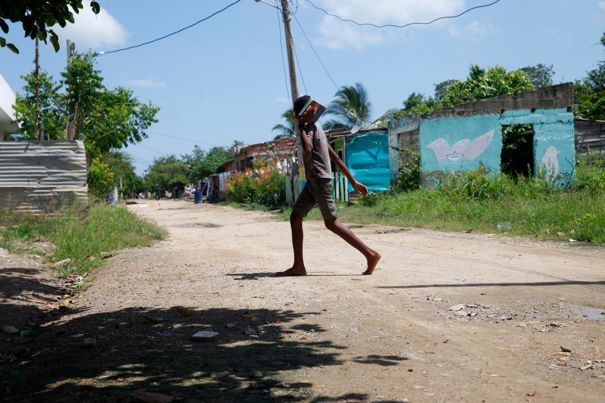 En Puerto Rey piden más que el arreglo de sus vías