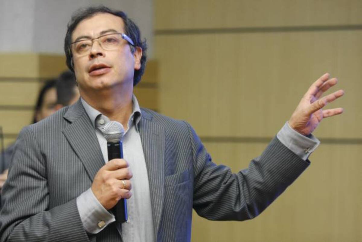 El acalde Petro ya había sido internado en este mismo centro asistencial el pasado 15 de junio, por un intenso dolor de cabeza. En esa ocasión, los médicos le practicaron una cirugía para drenarle dos coágulos de sangre en su cerebro ColPrensa