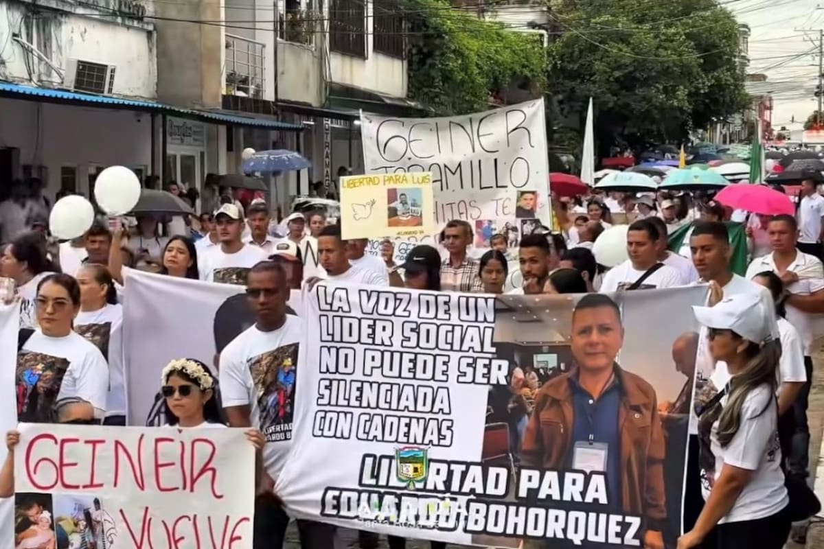 Santa Rosa del Sur marchó por la paz tras paro armado en la zona rural