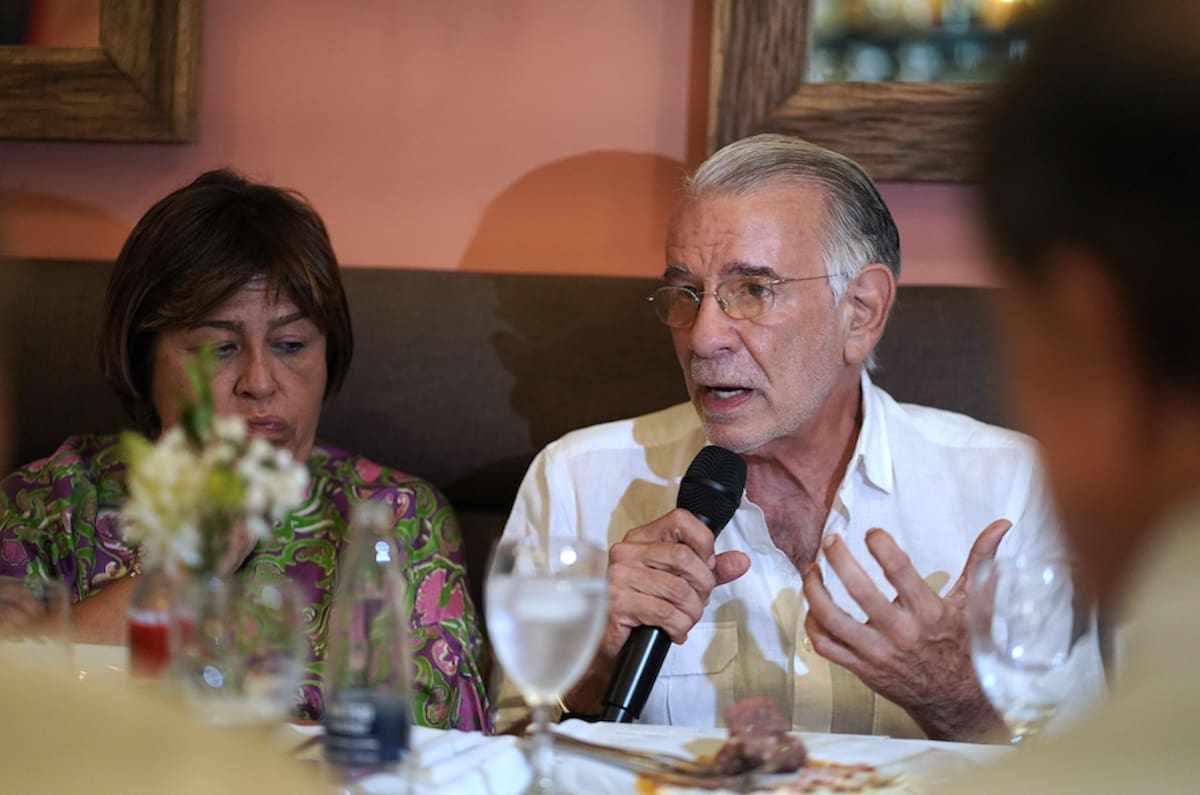 El gobernador del Atlántico, Eduardo Verano, junto a la presidenta del Grupo Aval, María Lorena Gutiérrez.//Cortesía Gobernación del Atlántico.