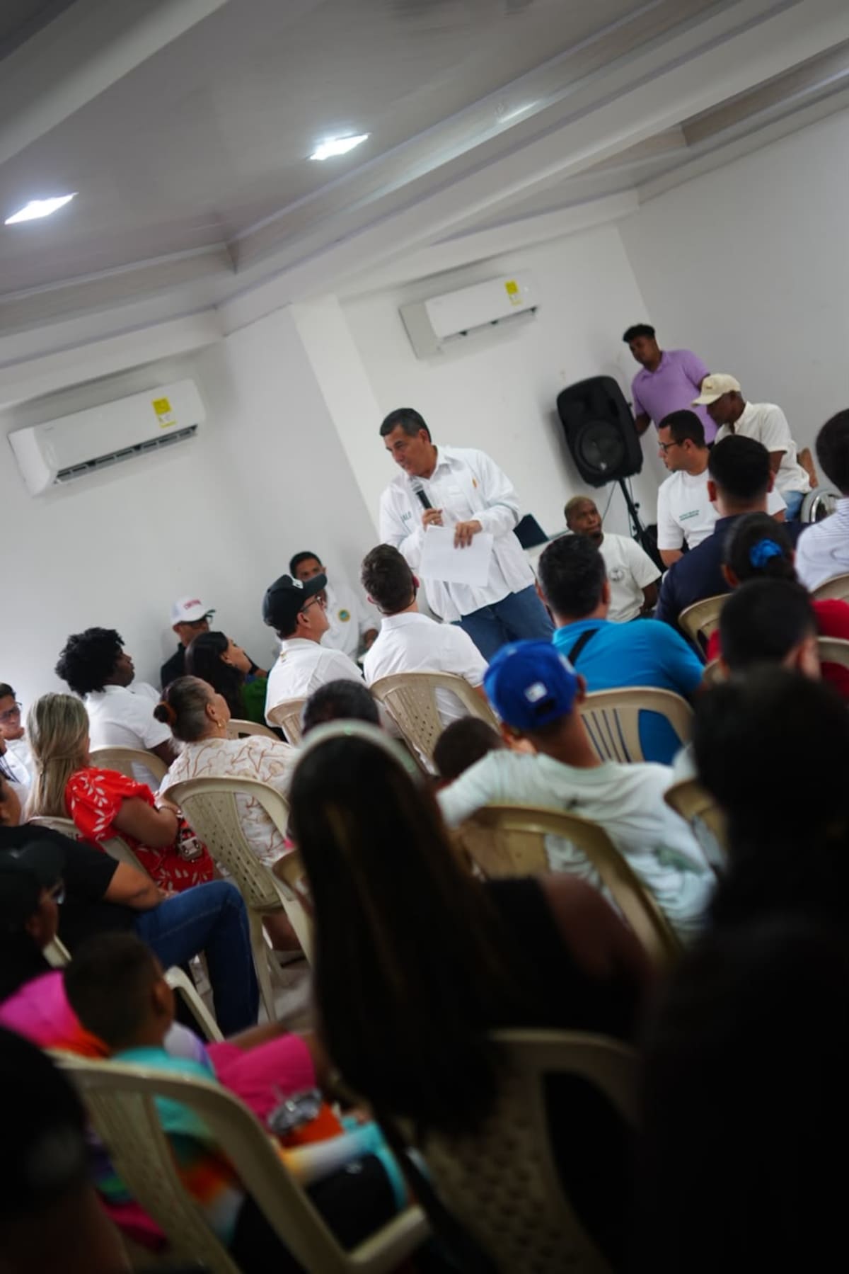 Encuentro del alcalde Dumek Turbay con los residentes de Parque Heredia. // Cortesía - Alcaldía de Cartagena