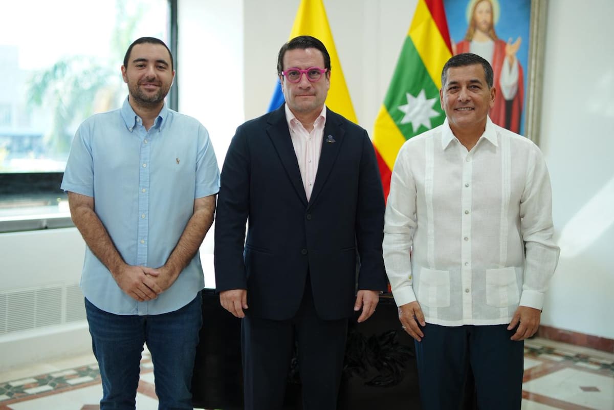 Encuentro entre el ministro Iván Cancino, el alcalde de Cartagena Dumek Turbay y el gobernador de Bolívar, Yamil Arana. // Foto: Alcaldía de Cartagena