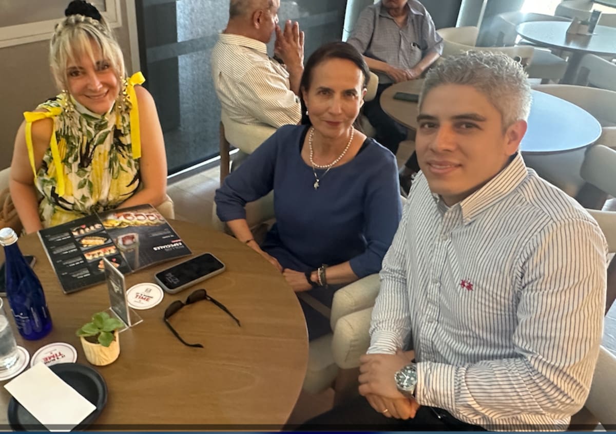 Alexandra Hernández, presidente ejecutiva SER Colombia; Ana Cristina Rendón Escobar, gerente de FISE Colombia; Daniel Díaz, director ejecutivo del Consejo Mundial de Energía.//El Universal.