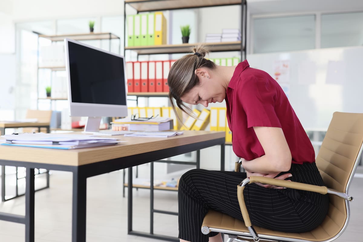 En este se establece el derecho de todos los trabajadores a ausentarse de su lugar de trabajo para asistir a citas médicas de urgencia o consultas programadas // Freepik.