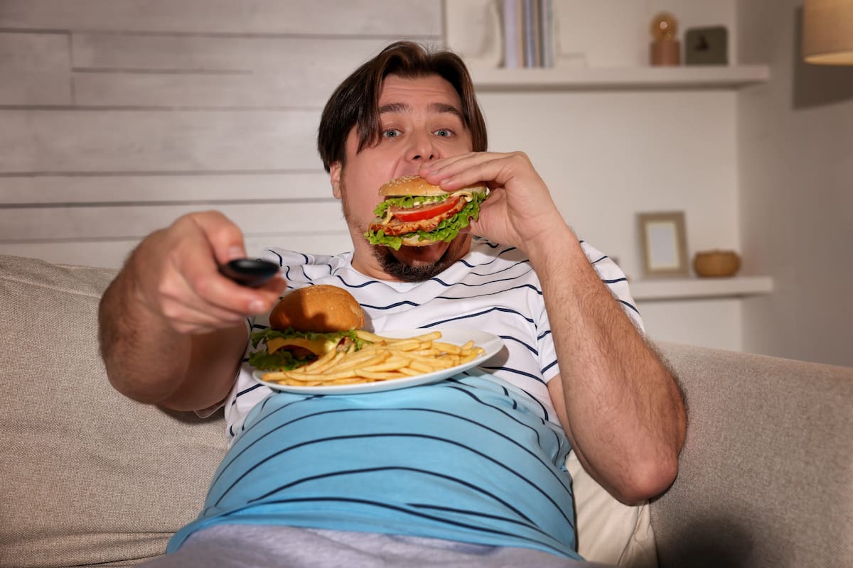 La mala alimentación y el sendentarismo conducen a desarrollar los factores de riesgo de cardiopatías. //123RF.